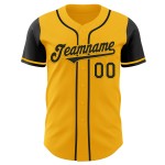 Authentieke zwarte honkbalshirts met twee jerseys in goudkleurige, aangepaste tinten Authentieke zwarte honkbalshirts met twee jerseys in goudkleurige, aangepaste tinten